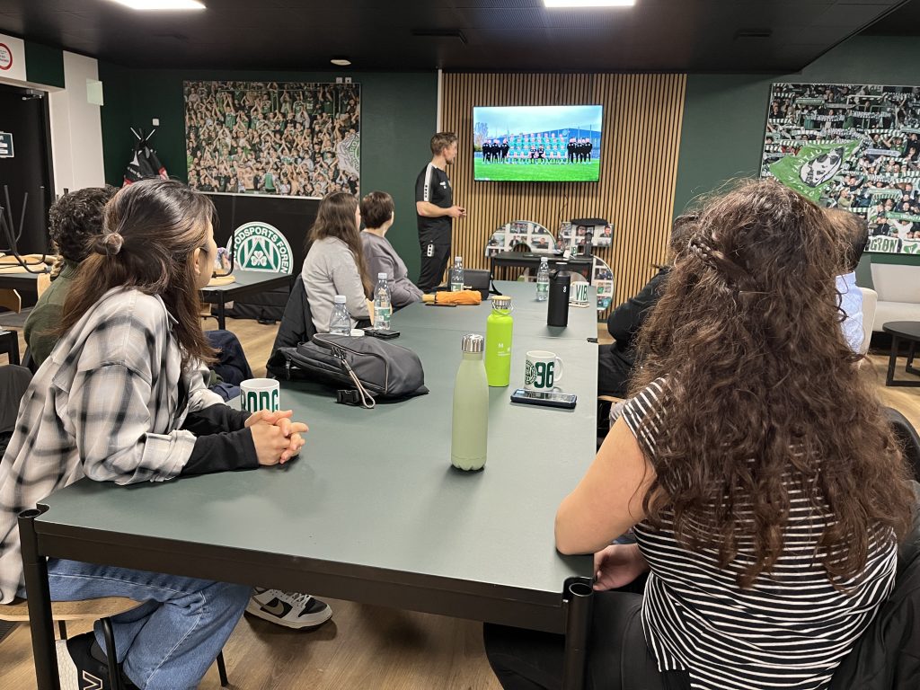 Kløverfonden. Klasseværelset. Viborg FF.